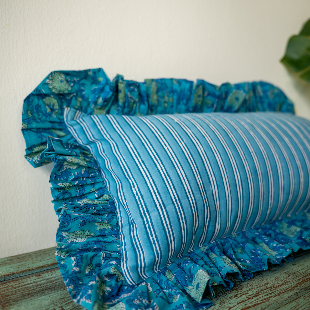 Sawasdee frills cushion (cover)
