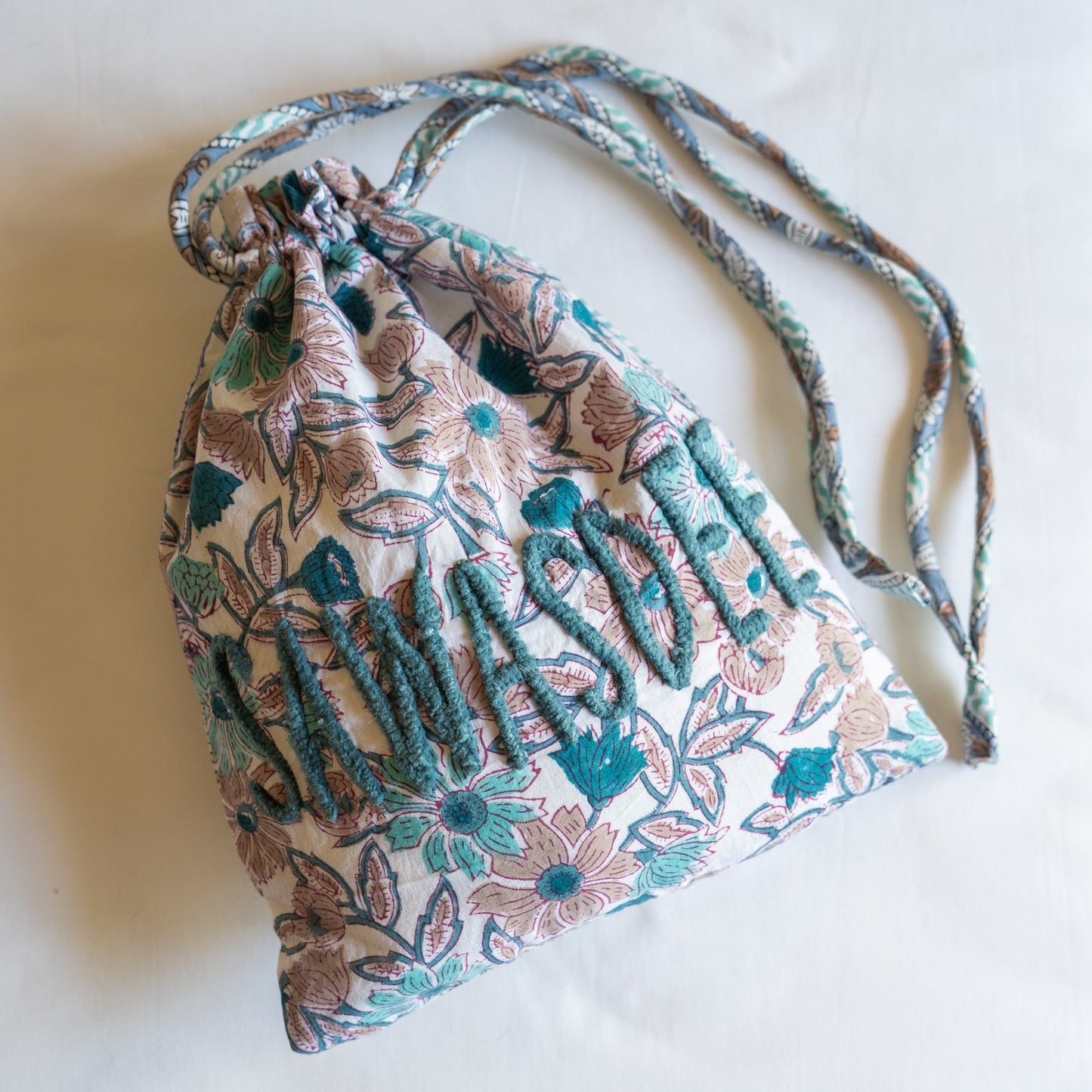 Sawasdee pouch