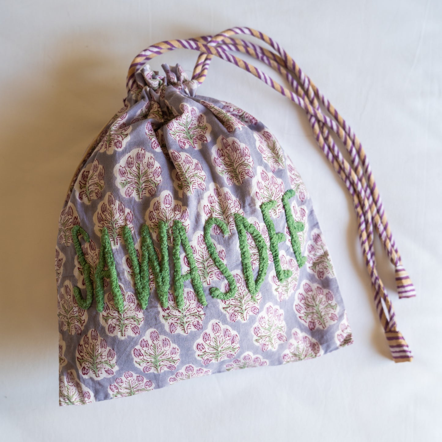 Sawasdee pouch