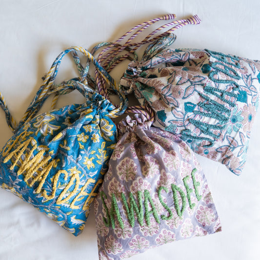 Sawasdee pouch