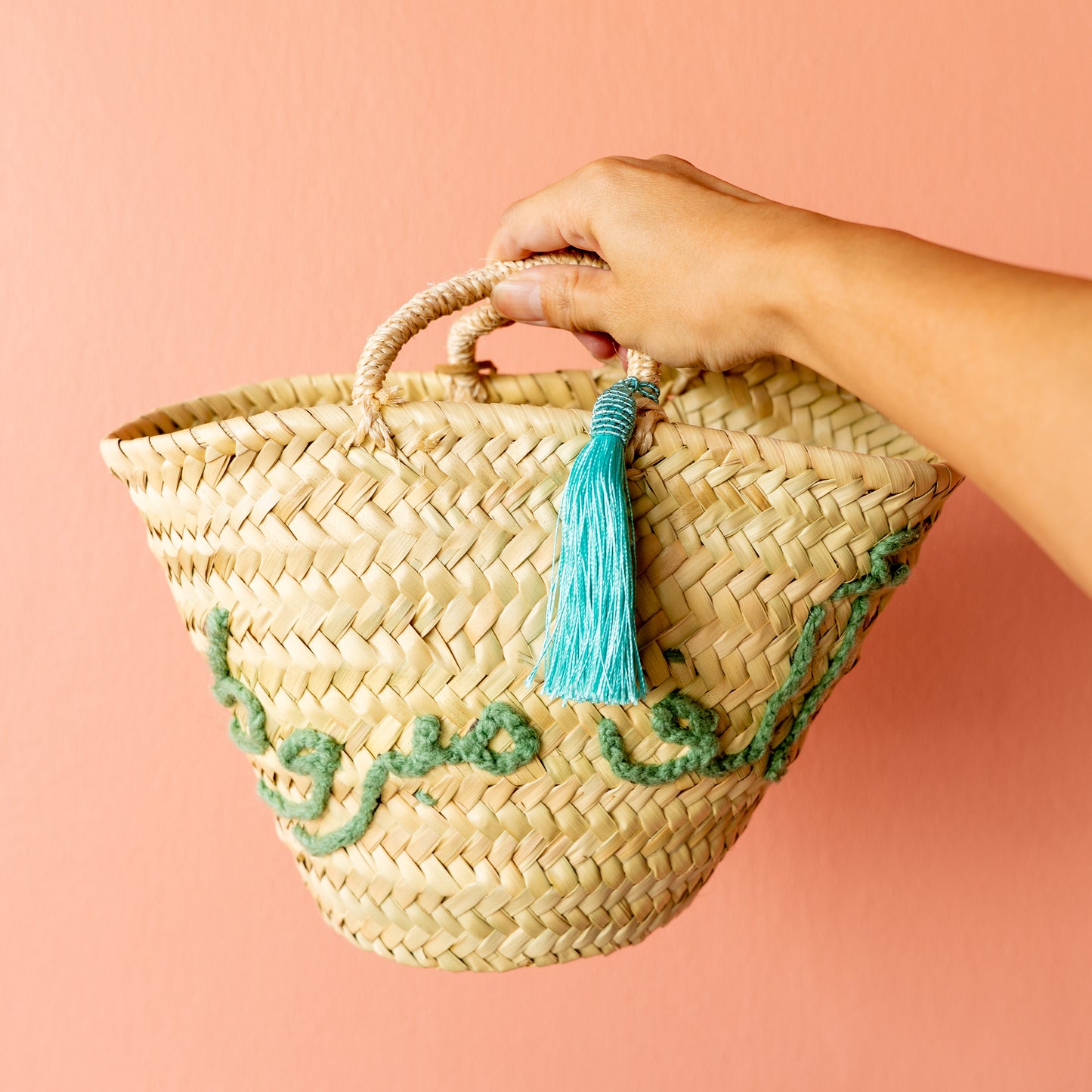 Embroidery Moroccan basket with tassel