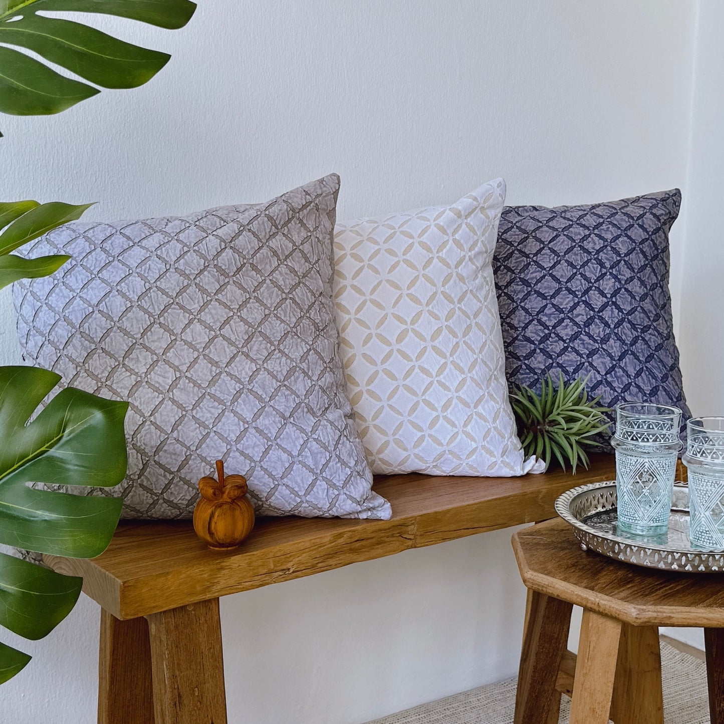 Cutwork cushion cover