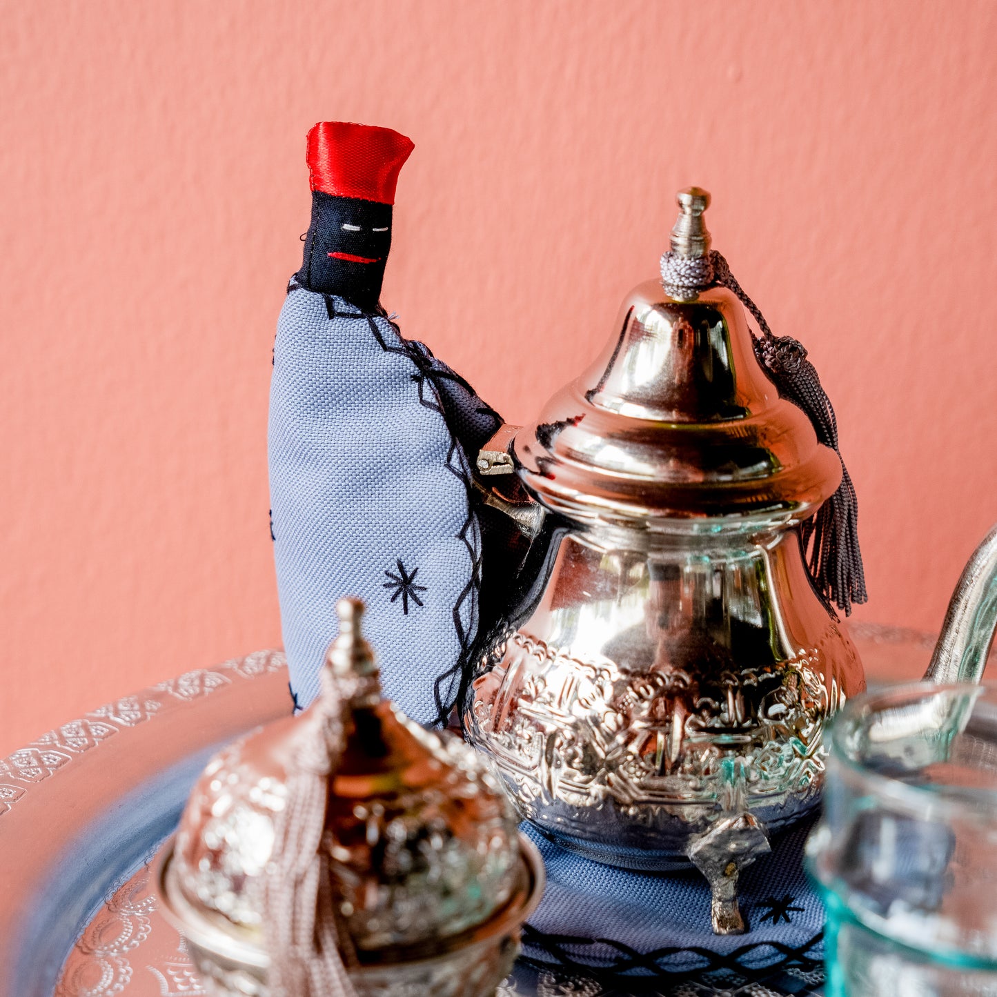 Moroccan tea pot with handle cover